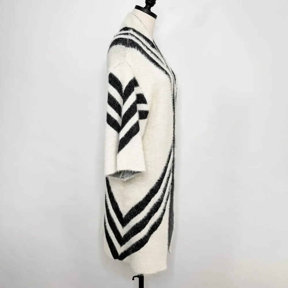 Sleeping on Snow Mod Chevron Kimono Sweater Cream Black Boho Open Front Size OS